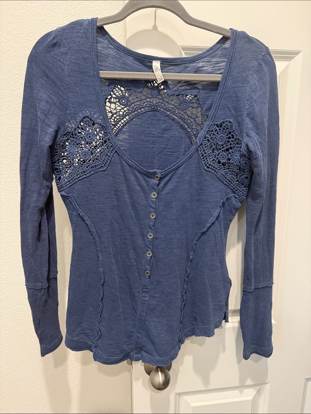 Free people Women’s Blue Lace Button Front Top